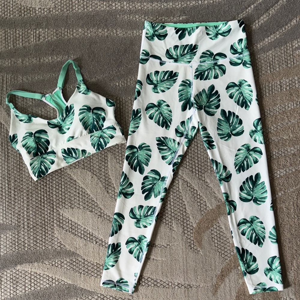 Tropical Leaf Print Sports Bra and Leggings Set
